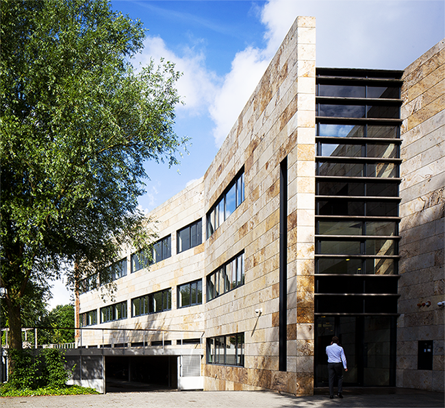 Taxand gebouw buiten678